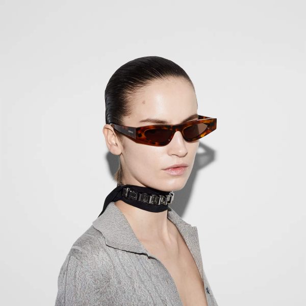 Gucci Cat-eye Frame Sunglasses - Image 3