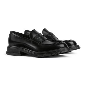 Gucci Men's Loafer With Tonal Logo